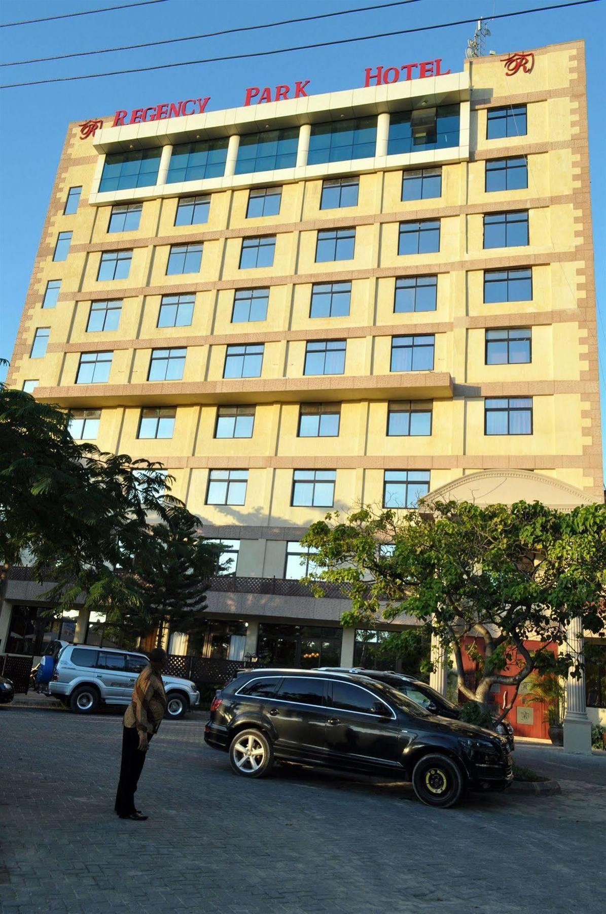 Regency Park Hotel Daressalam Exterior foto